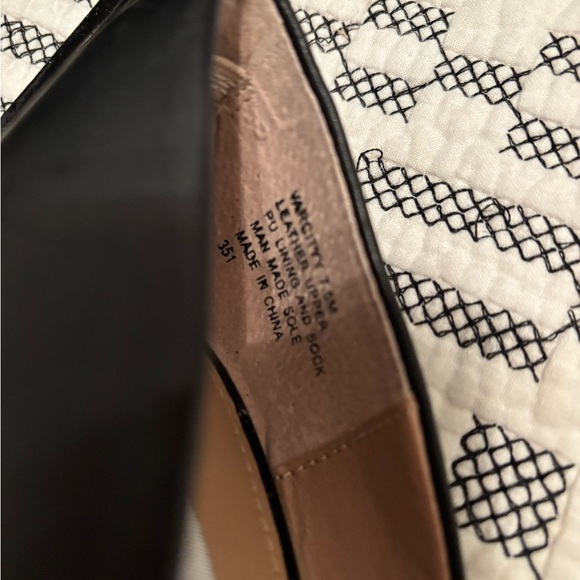 Steve Madden Varcitty Black and Tan Heels 7.5 NWOT - Picture 9 of 10